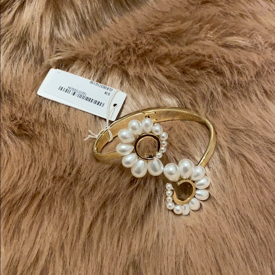 Carolee Pearls Bracelet Gold Plated 36$